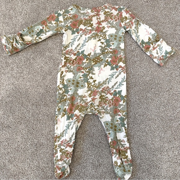 Kate Quinn Sleeper - Picture 2 of 3